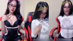 Una Live Pamer Belahan Toket Gede Video by RedTube