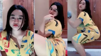Host Berdaster Cantik Imut Goyang Hot Video by SangeLink Host Berdaster Cantik Imut Goyang Hot Video by SangeLink