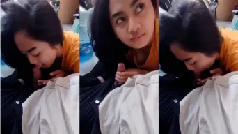 Cewe Cakep Sepong Kontol Depan Kost Video by xVideos Cewe Cakep Sepong Kontol Depan Kost Video by xVideos