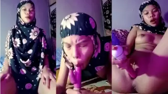 Anggi Hijabers Binal Colmek di Kamar Video by PornTrex