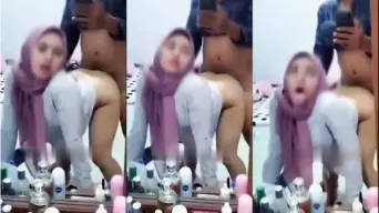 Pacar Hijab Mendesah Keenakan Dientot Doggy Video by PornHub Pacar Hijab Mendesah Keenakan Dientot Doggy Video by PornHub