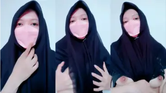 Cecil Hijab Telanjang Dada Remas Susu Video by Kompoz
