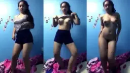 Siswi Daun Masih Muda Bikin Konten Viral 2 Video by simontok