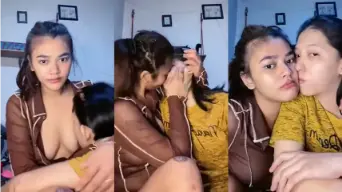 Duo Lesbian Berciuman Kenyot Uting DreamLive Video by KingBokep