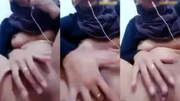 VCS Cewek Jilbab Sange Colmek Mendesah Video by PlayBokep